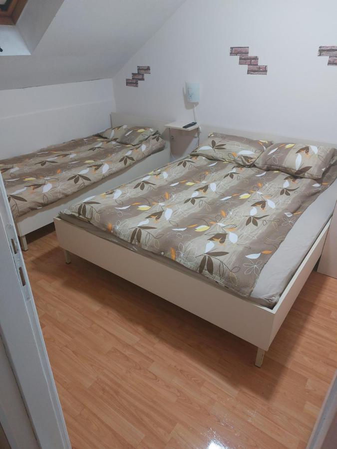 Radan Apartmani,dupleks Stan U Centru Zlatibora